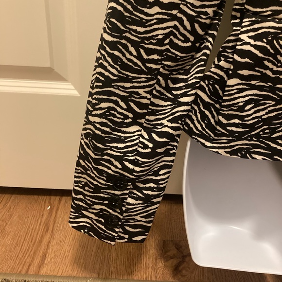 Zebra print button up blazer - Picture 3 of 5